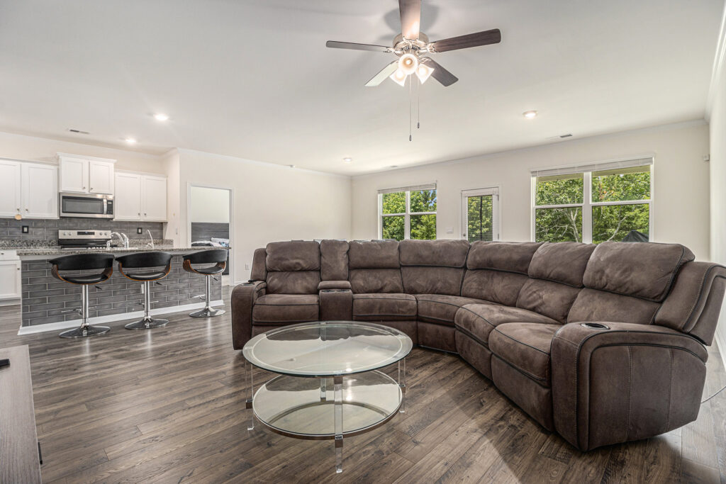 006_2304_pelham_pass_20_910