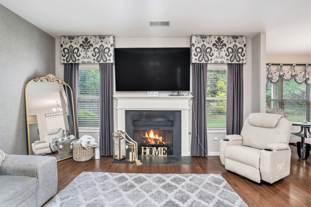 006_230_haleys_court_0004_138