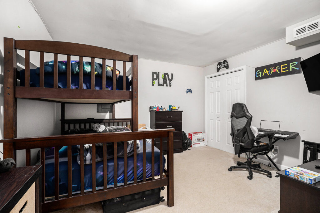 020_1803_silver_leaf_0024_766